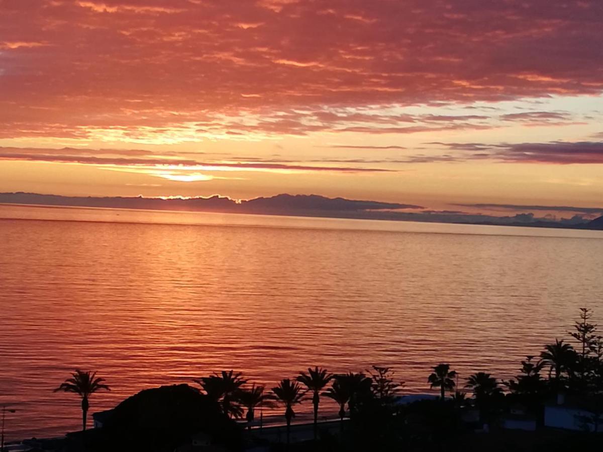 Coqueto apartamento con vista al mar Castillo Bajo Esterno foto
