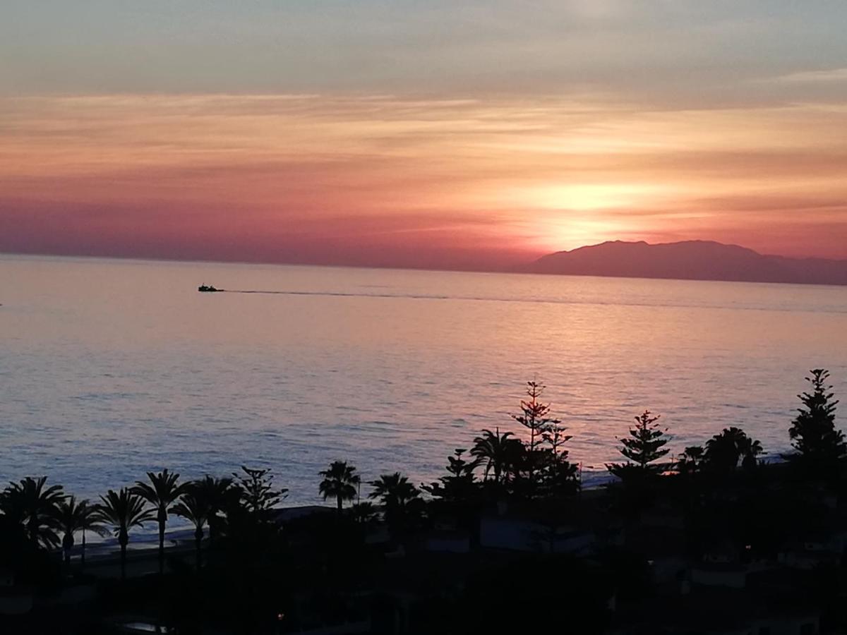 Coqueto apartamento con vista al mar Castillo Bajo Esterno foto